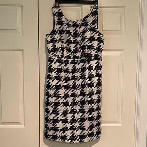 Black/white cocktail dress